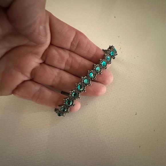 Southwestern Design Turquoise Stone Stretch Bracelet - Picture 9 of 10